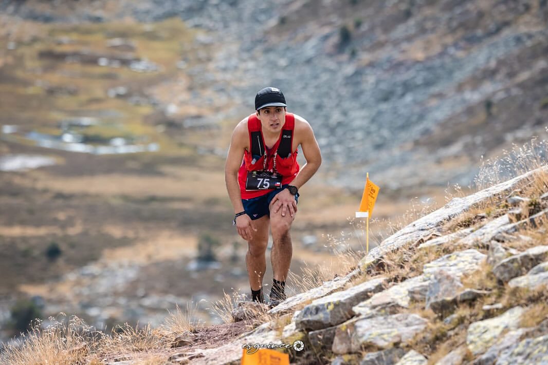 Nicolás Álvarez Correa en competencia de trail running