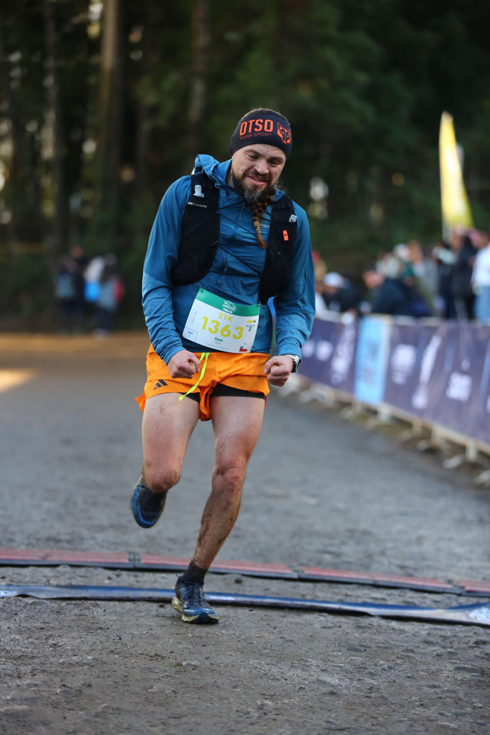 Juan Veliz llegando a meta en una competencia anterior